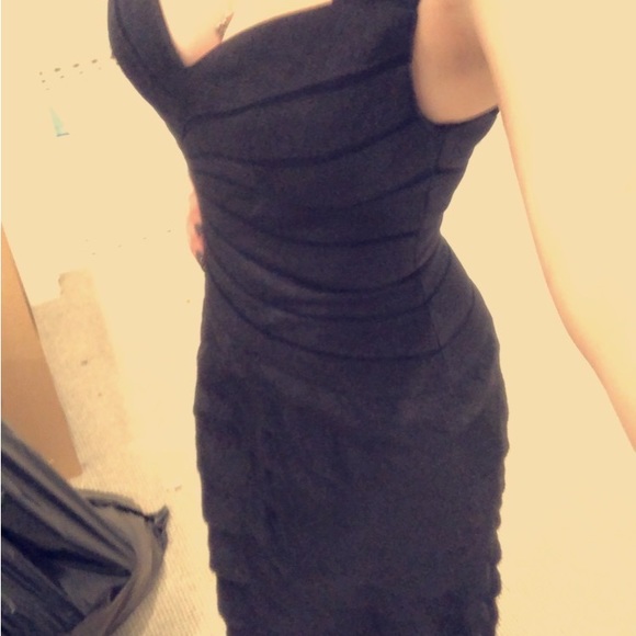 Long Black Formal Evening Dress w Sweetheart Neckline - Picture 4 of 11